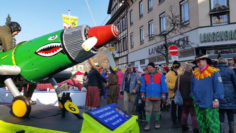 103852 plane Gemma Schramberg Fastnacht Boat Race and Parade