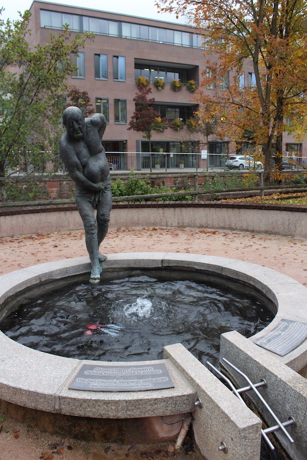 MIG - Rossini statue Wendy Bad Wildbad, Baths and Blueberries 16