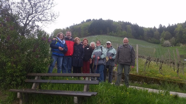 Group photo Wendy Wine Walks near Stuttgart May 16