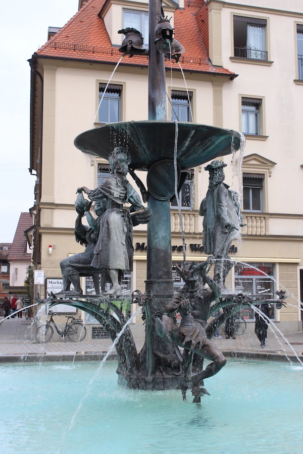 MIG - City fountain Wendy Beer Culture and the town of Ehingen June 16