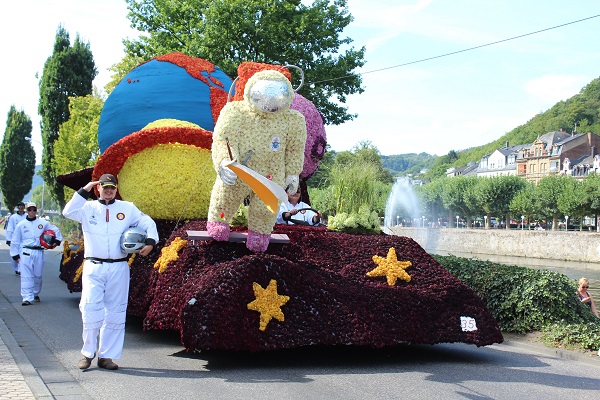 MIG - salute to NASA Wendy The largest flower parade and festival in Germany August 16